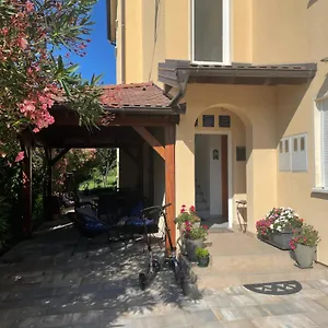  Apartment Mirakul